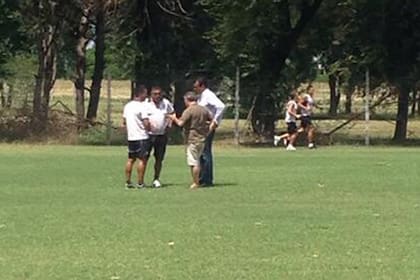 La reunión en la práctica de All Boys