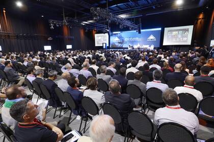 La reunión organizada por Arlog convocó a los referentes del sector