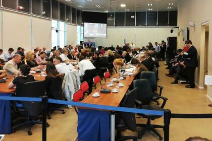 La reunión por semillas duró casi tres horas