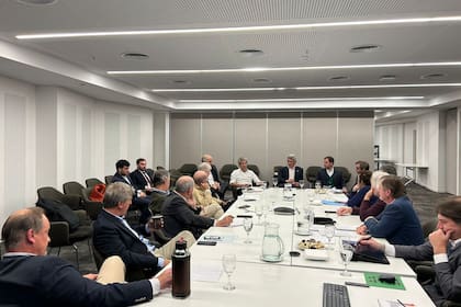 La reunión se dio en las oficinas de la Sociedad Rural Argentina (SRA)