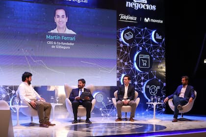 Manuel Beaudroit (Bitex) Martín Ferrari (123Seguros) y Juan Pablo Bruzzo (Cámara Argentina de Fintech), moderados por Ignacio Federico