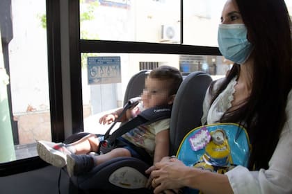 La Rioja: colectivos de transporte público tendrán sillitas infantiles