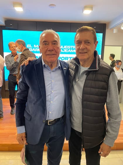 La rivalidad con Carlos Legnani, el creador de Campeones. "Tenemos buena relación con Carlos", dice Cacho