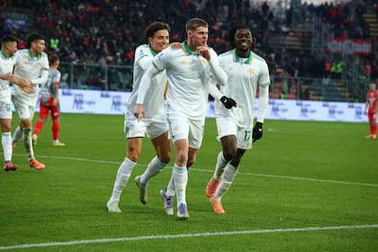 La Roma vence 3-1 al Cremonese a pesar de expulsión de Gasperini