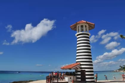 La Romana destaca por sus campos de caña de azúcar, que conducen a preciosas playas de arena blanca desde Dominicus hasta Bayahíbe