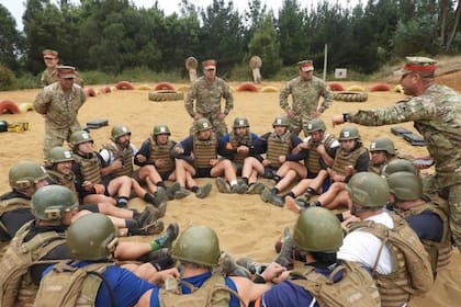 La ronda de los "soldados" chilenos, un entrenamiento completamente diferente para Los Cóndores antes del Mundial