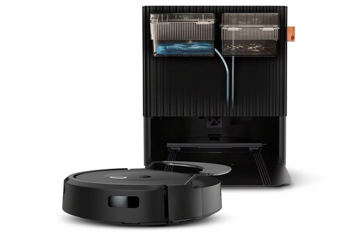La Roomba Combo 10 Max tiene un sistema en la base de carga que permite que la aspiradora robot limpie sus partes en forma autónoma