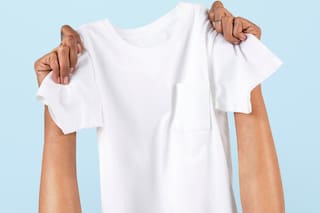 ¿Cómo quitar las manchas amarillas de la ropa blanca?