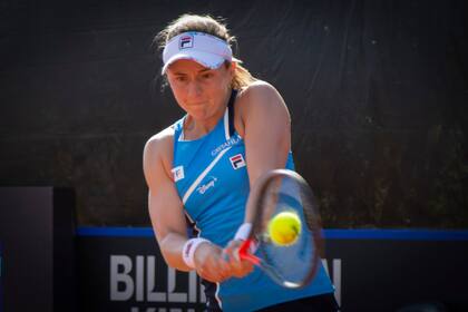 La rosarina Nadia Podoroska triunfó en su debut en el Abierto de Italia y en la próxima ronda se enfrentará con una leyenda en actividad: Serena Williams.