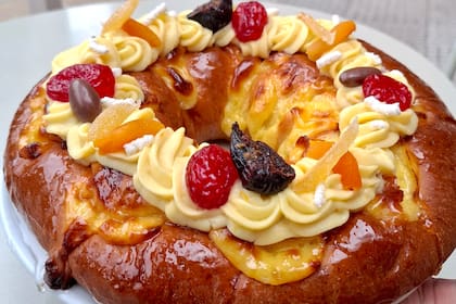 La rosca de reyes forma parte de la tradición católica y simboliza la búsqueda del niño Jesús por los Reyes Magos