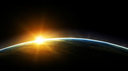 La rotación del Tierra al Sol, obligó a agregar un día cada cuatro años, para que coincidan las estaciones