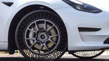 La rueda sin aire fabricada por Goodyear.