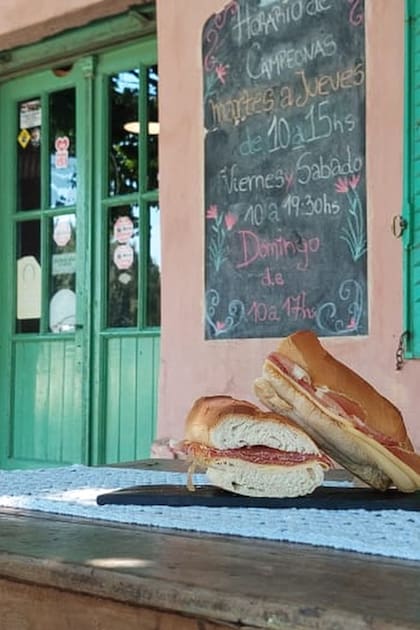 ¿Dónde está el mejor crudo y queso? Cinco paradores sandwicheros ineludibles de las rutas argentinas