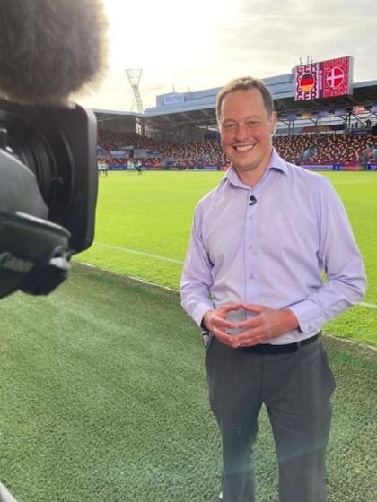 La rutina del reportero deportivo se estaba viendo afectada por sus problemas cardíacos (FOTO: CHRIS SLEGG)