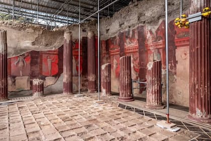 La sala cuenta con frescos en honor a los Misterios de Dionisio