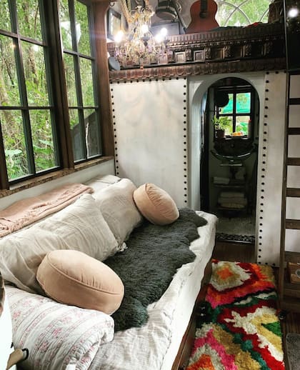 La sala de estar de la pequeña casa