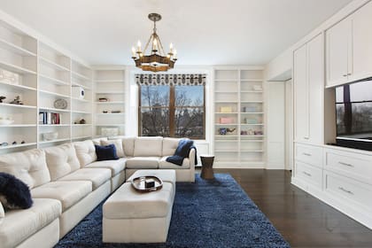 La sala de estar del dúplex de Bruce Willis y Emma Heming Willis tenía grandes ventanales con vistas a Central Park