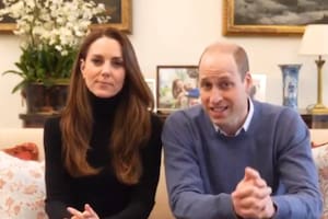 La sala de estar que utilizan los Cambridge para sus teleconferencias cada vez es más parecida a la de los Sussex.