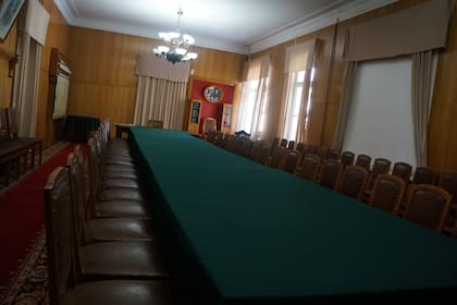 La sala de reuniones políticas