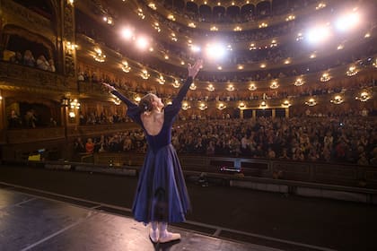 La sala del Teatro Colón aplaudió de pie a Marianela Núñez después de la primera función en "Onegin"