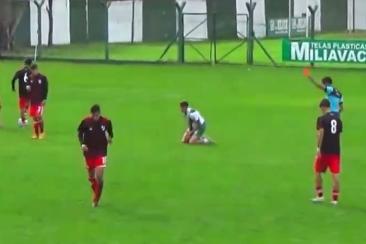 La salida de Bastian Demichelis por roja directa