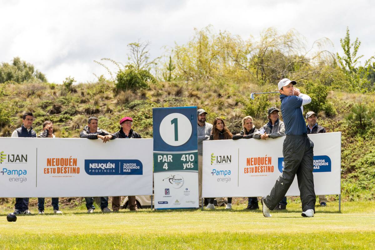 La salida de Clodomiro Carranza en el tee del 1; el cordobés le arrebató la punta a Tano Goya