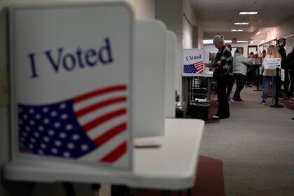 La salida de Swalwell, quien se posicionaba como uno de los favoritos para la gobernación, obliga al oficialismo demócrata a reconfigurar su estrategia electoral