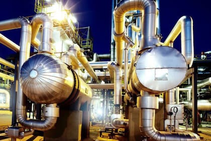 La salida laboral del ingeniero mecánico es amplia, ya que pueden trabajar en la mayoría de las industrias. Los sueldos más altos se pagan en la industria petrolera y la siderúrgica
