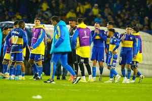 La salida resignada de Boca, después de un empate con Fortaleza en la Bombonera