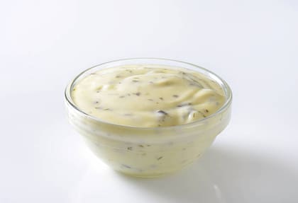 La salsa de ajo y perejil es ideal para combinarla con carne vacuna, de pollo o de pescado
