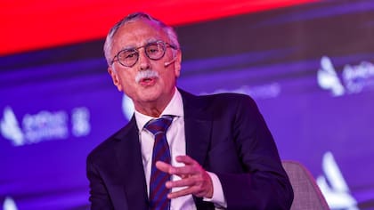 "La salud es uno de los motores de crecimiento de la economía argentina", subrayó el ministro de Salud, Mario Lugones