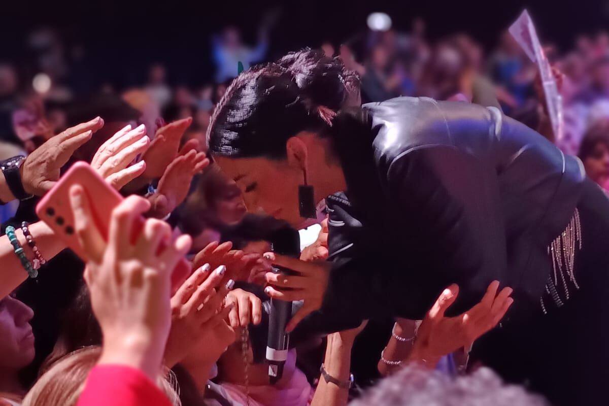 La "sanadora" Leda Bergonzi se presentó en el Brodway; enfrenta denuncias por estafa