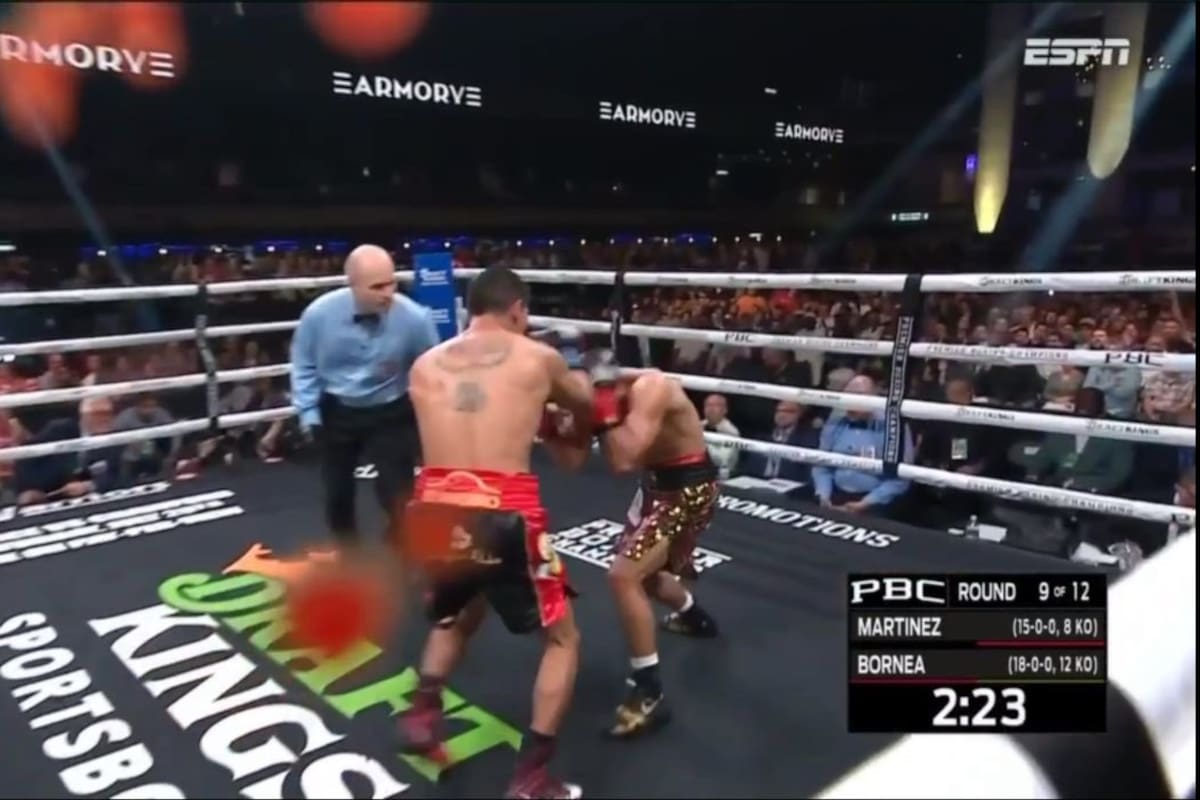 La sangre de Jade Bornea salpicada en la cámara de la transmisión de la pelea que ganó Fernando Martínez; el argentino le rompió una oreja al filipino.