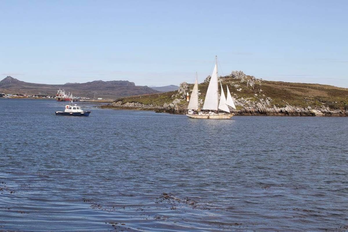 La Sanmartiniana zarpando de Malvinas