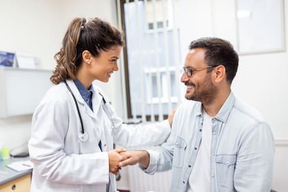La SB 1808, que entrará en vigencia el 1° de enero de 2026, impone a hospitales devolver los pagos en exceso a los pacientes dentro de plazos limitados