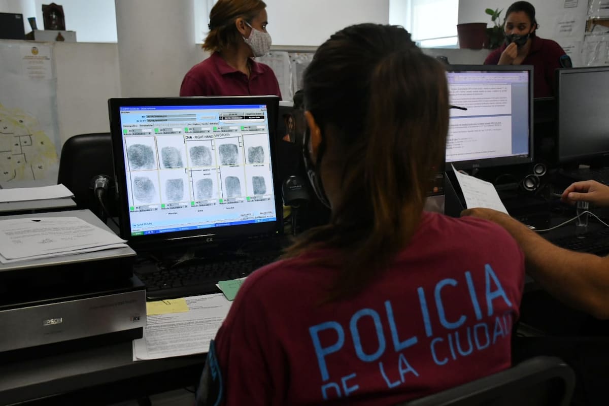 La Sección APFIS analizó las evidencias recolectadas en el albergue y allí se encontraron tres rastros dactilares aptos para cotejo