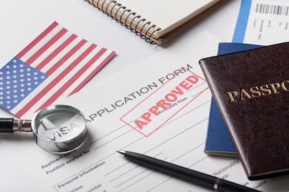 La sección consular revisa previamente los documentos enviados desde el Centro Nacional de Visas