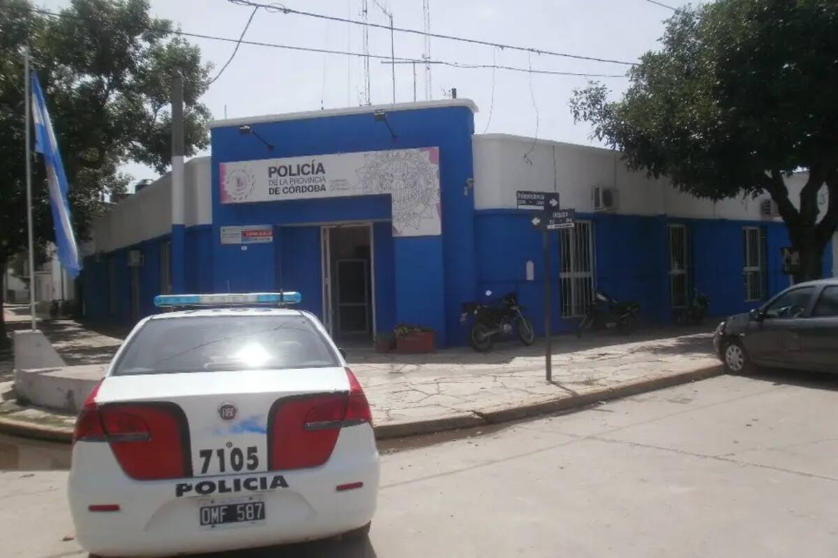 La seccional de Las Varillas, Córdoba,donde se entregó el femicida