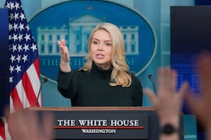 La secretaria de prensa de la Casa Blanca, Karoline Leavitt, desmintió las versiones sobre posibles ataques iraníes en California