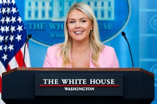 Secretaria de prensa de Trump, la más joven en tener ese cargo, dejará el puesto a fin de mes