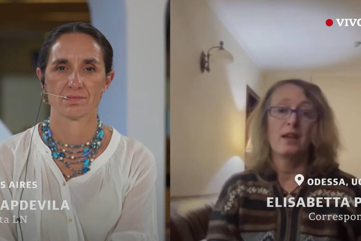 La secretaria de Redacción de Mundo, Inés Capdevila, en una conversación con la corresponsal de guerra de LA NACION, Elisabetta Piqué