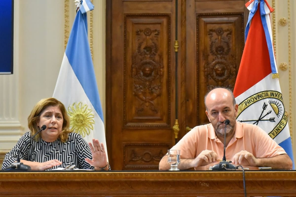 La Secretaria de Salud de Santa Fe, Sonia Martorano, y el secretario de Salud de Rosario, Leonardo Caruana