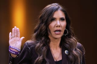 Trump destituyó a la secretaria de Seguridad Nacional Kristi Noem