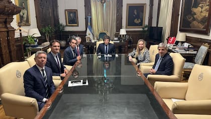 La secretaria general de la presidencia, Karina Milei, fue una figura clave para la audiencia que tuvieron los ejecutivos de Carrefour. Ella había visitado la sucursal más grande de Francia en la feria de los alimentos
