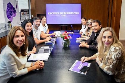 La secretaria general de la Presidencia y Pilar Ramírez avanzan con el plan para arrebatarle la ciudad a Pro