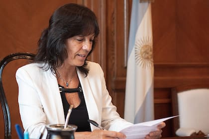 La secretaria Legal y Técnica, Vilma Ibarra, llamó anoche a Sergio Massa, presidente de la Cámara de Diputados, para comunicarle los planes de la Casa Rosada