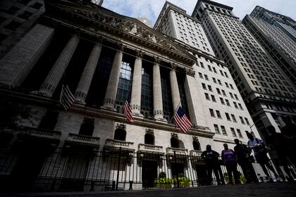 La sede de la Bolsa de Valores de Nueva York el 8 de julio del 2022.   (AP foto/John Minchillo)