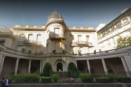 La sede de la Nunciatura Apostólica, ubicada en la Avenida Alvear y Montevideo