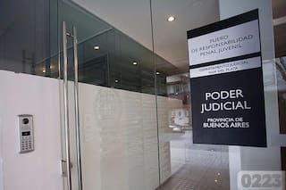 Un chico de 16 años baleó en la cabeza a su novia de 14 y aseguró que fue "un accidente"
