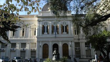 Un juez acaba de ordenar que un estamento de la Universidad de La Plata brinde información sobre contratos que se negaba a dar